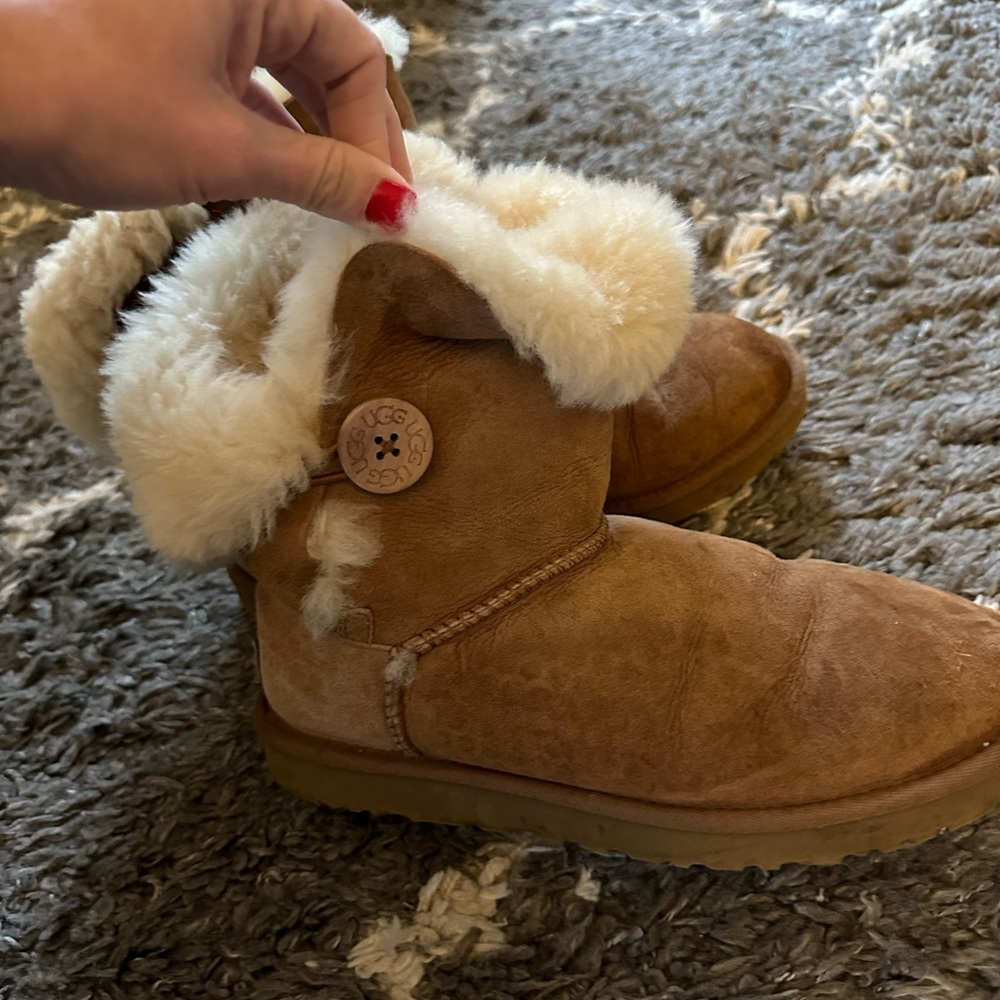 Women’s Bailey Button Uggs - image 3